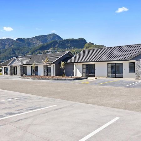 Grand Suites Murchison Bagian luar foto