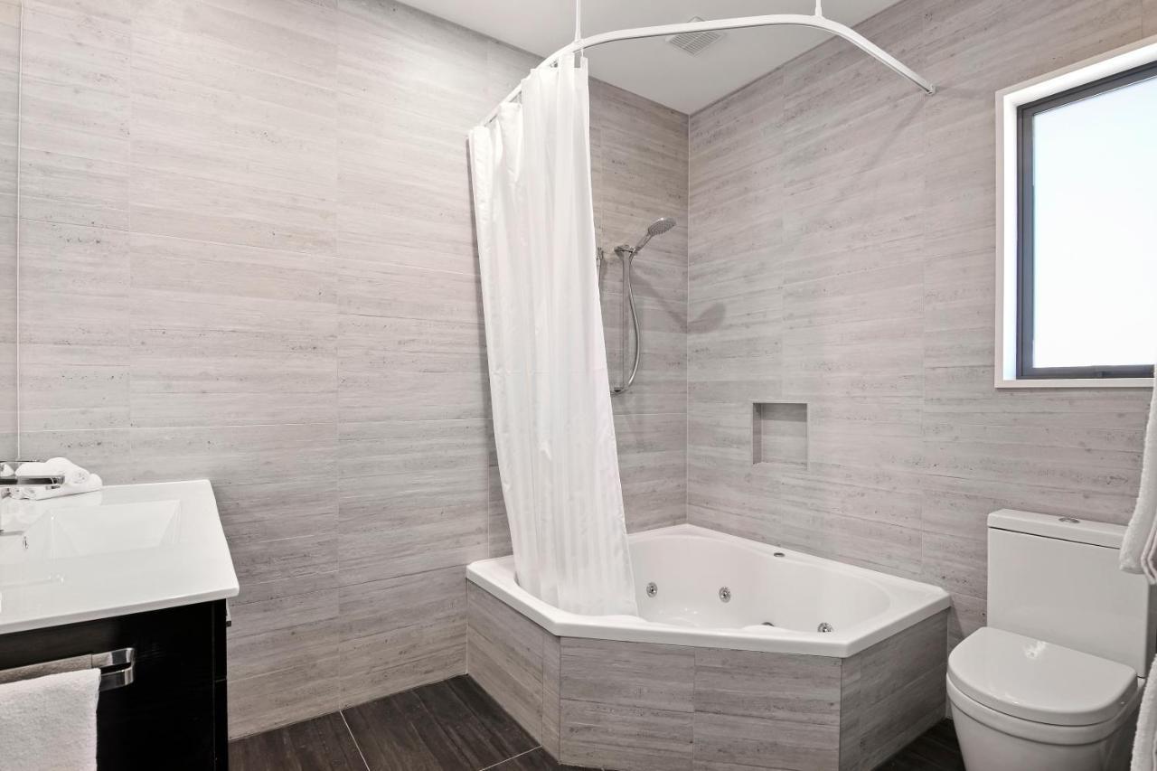Grand Suites Murchison Bagian luar foto