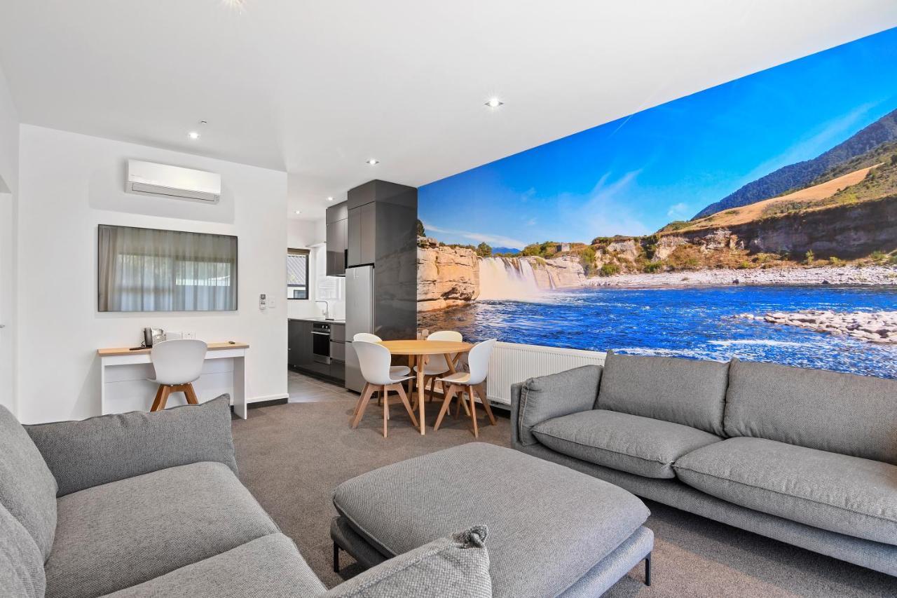 Grand Suites Murchison Bagian luar foto